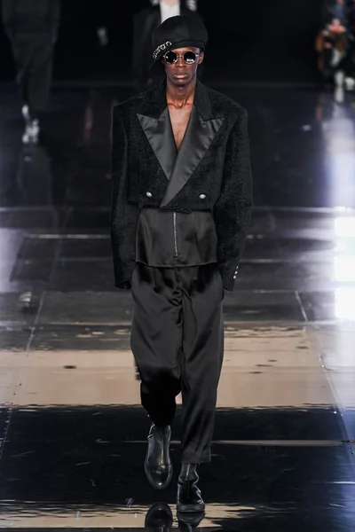 Look 17